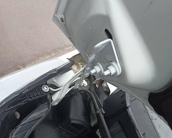 Білий Форд Транзит, об'ємом двигуна 2 л та пробігом 200 тис. км за 16700 $, фото 9 на Automoto.ua