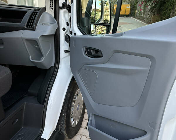 Білий Форд Транзит, об'ємом двигуна 2 л та пробігом 125 тис. км за 19600 $, фото 75 на Automoto.ua