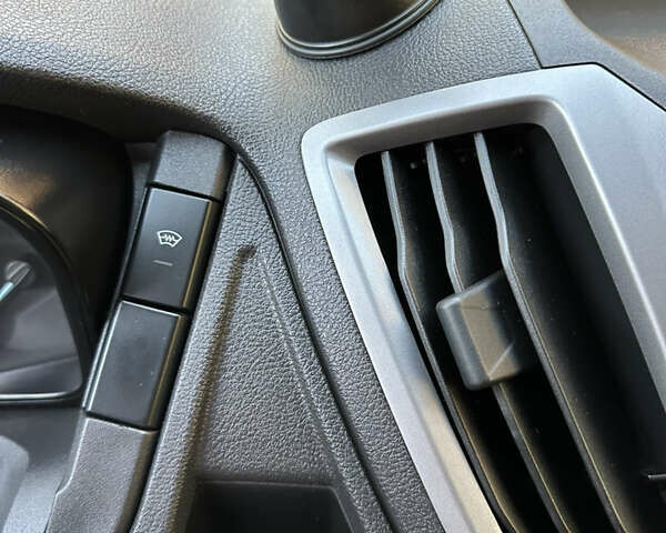 Білий Форд Транзит, об'ємом двигуна 2 л та пробігом 125 тис. км за 19600 $, фото 61 на Automoto.ua