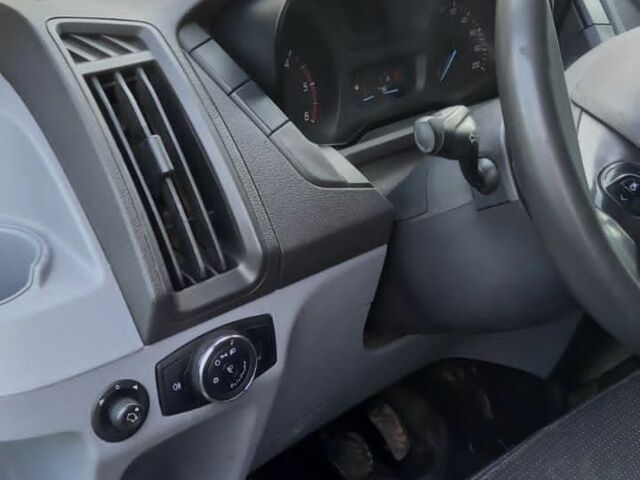 Белый Форд Транзит, объемом двигателя 2 л и пробегом 210 тыс. км за 13700 $, фото 7 на Automoto.ua