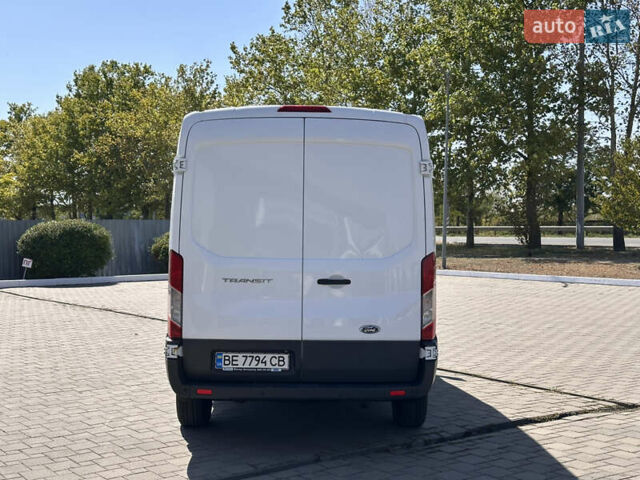 Білий Форд Транзит, об'ємом двигуна 2.2 л та пробігом 155 тис. км за 19000 $, фото 5 на Automoto.ua