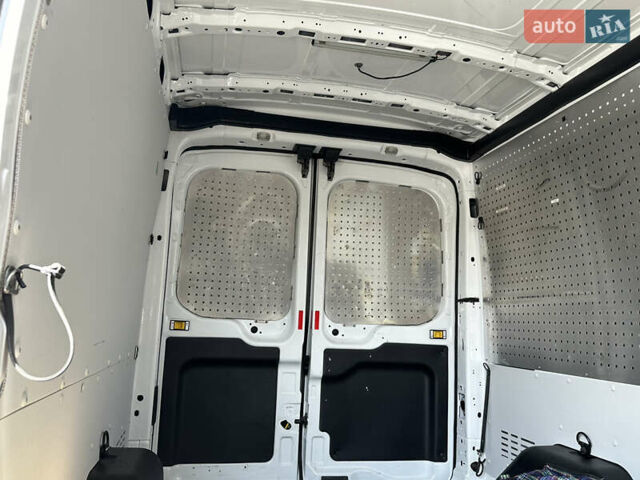 Білий Форд Транзит, об'ємом двигуна 2 л та пробігом 125 тис. км за 19600 $, фото 26 на Automoto.ua