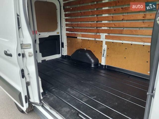 Белый Форд Транзит, объемом двигателя 2 л и пробегом 250 тыс. км за 15500 $, фото 38 на Automoto.ua