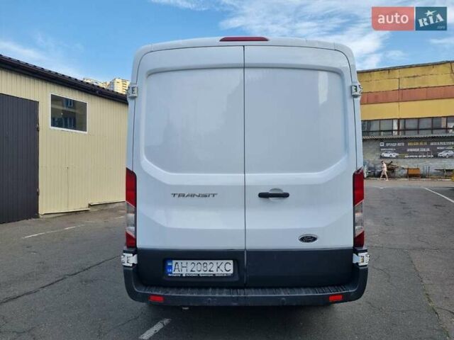 Белый Форд Транзит, объемом двигателя 2.2 л и пробегом 175 тыс. км за 15000 $, фото 6 на Automoto.ua