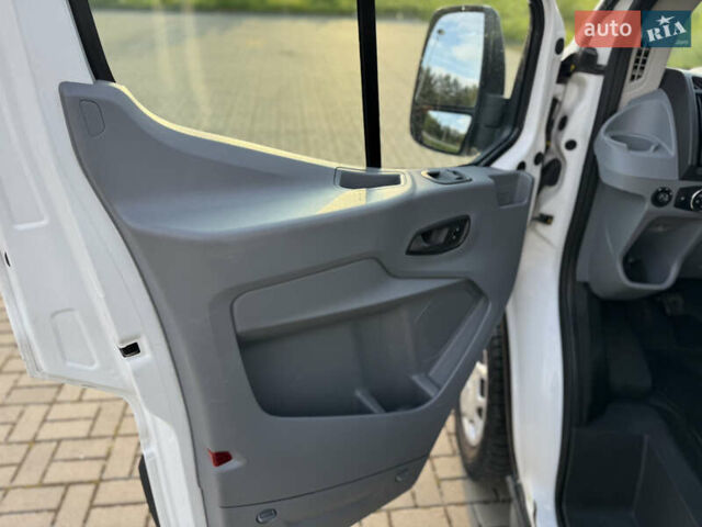 Білий Форд Транзит, об'ємом двигуна 2 л та пробігом 293 тис. км за 13500 $, фото 26 на Automoto.ua
