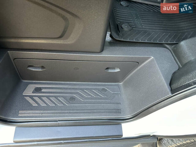 Білий Форд Транзит, об'ємом двигуна 2 л та пробігом 125 тис. км за 19600 $, фото 76 на Automoto.ua