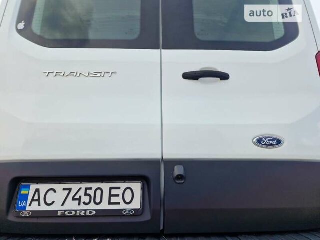 Белый Форд Транзит, объемом двигателя 2 л и пробегом 200 тыс. км за 17399 $, фото 65 на Automoto.ua