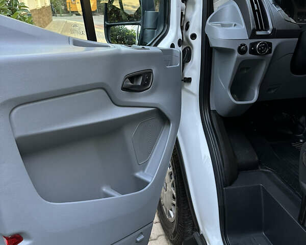 Білий Форд Транзит, об'ємом двигуна 2 л та пробігом 125 тис. км за 19600 $, фото 52 на Automoto.ua