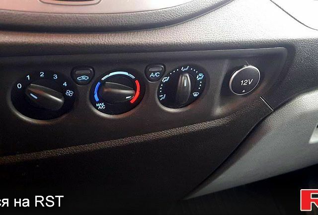 Белый Форд Транзит, объемом двигателя 2 л и пробегом 232 тыс. км за 17000 $, фото 7 на Automoto.ua