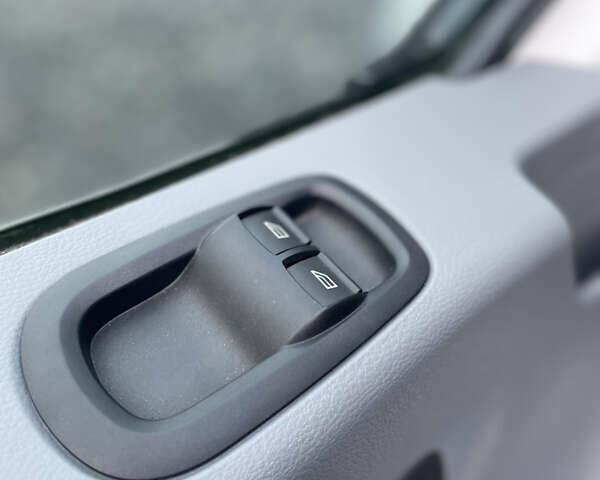 Білий Форд Транзит, об'ємом двигуна 2 л та пробігом 256 тис. км за 14500 $, фото 23 на Automoto.ua