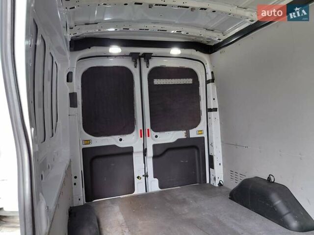 Белый Форд Транзит, объемом двигателя 2 л и пробегом 301 тыс. км за 16600 $, фото 23 на Automoto.ua