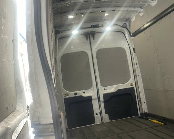 Белый Форд Транзит, объемом двигателя 2 л и пробегом 220 тыс. км за 21000 $, фото 25 на Automoto.ua