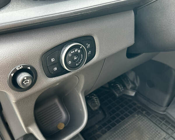 Белый Форд Транзит, объемом двигателя 2 л и пробегом 260 тыс. км за 16000 $, фото 9 на Automoto.ua