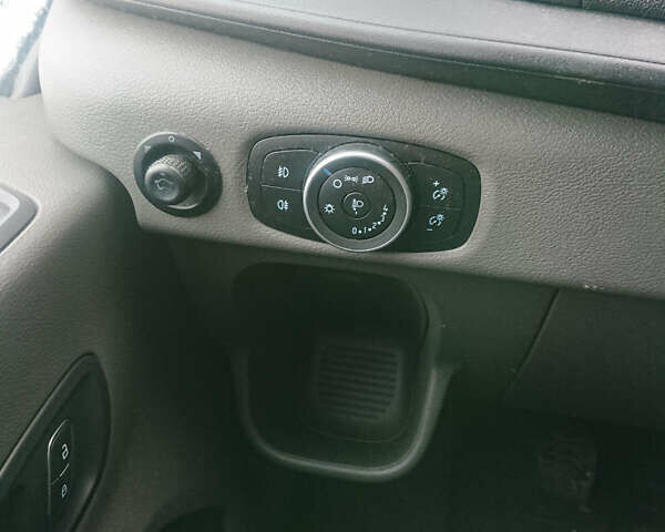 Белый Форд Транзит, объемом двигателя 2 л и пробегом 220 тыс. км за 21000 $, фото 24 на Automoto.ua