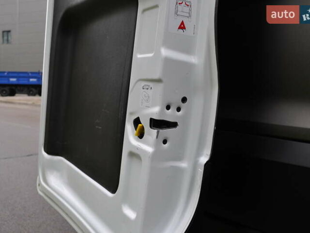 Білий Форд Транзит, об'ємом двигуна 2 л та пробігом 230 тис. км за 22500 $, фото 103 на Automoto.ua