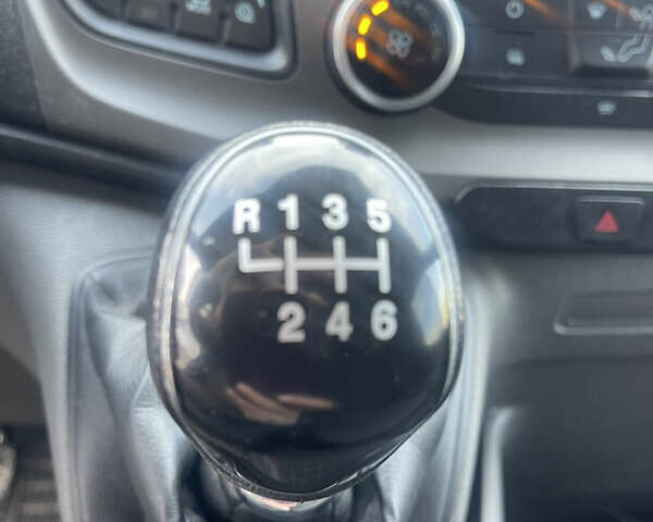 Белый Форд Транзит, объемом двигателя 2 л и пробегом 220 тыс. км за 21000 $, фото 10 на Automoto.ua