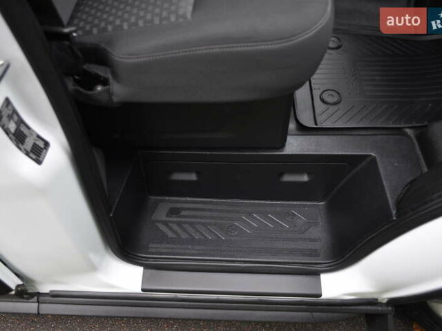 Білий Форд Транзит, об'ємом двигуна 2 л та пробігом 230 тис. км за 22500 $, фото 44 на Automoto.ua