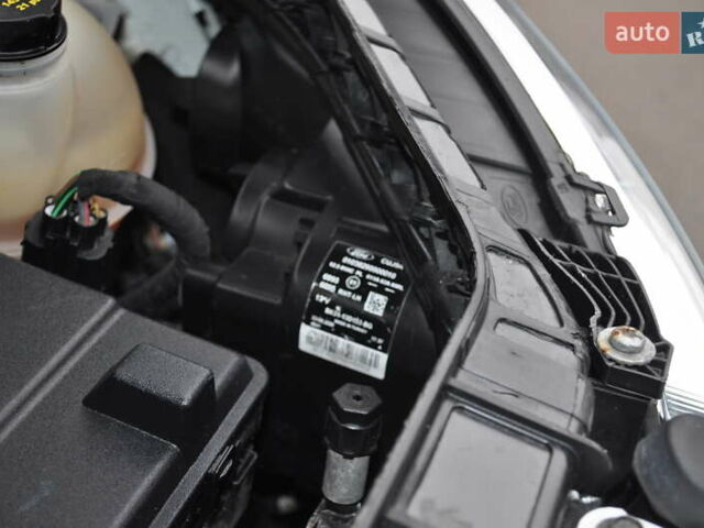 Білий Форд Транзит, об'ємом двигуна 2 л та пробігом 230 тис. км за 22500 $, фото 118 на Automoto.ua