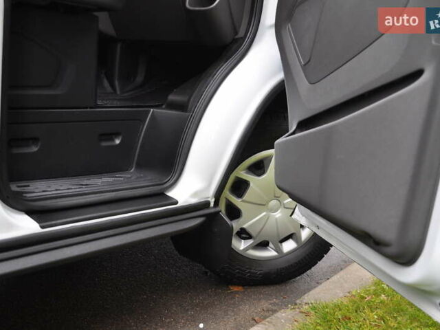 Білий Форд Транзит, об'ємом двигуна 2 л та пробігом 230 тис. км за 22500 $, фото 61 на Automoto.ua