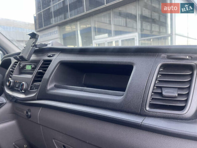 Белый Форд Транзит, объемом двигателя 2 л и пробегом 220 тыс. км за 21000 $, фото 1 на Automoto.ua