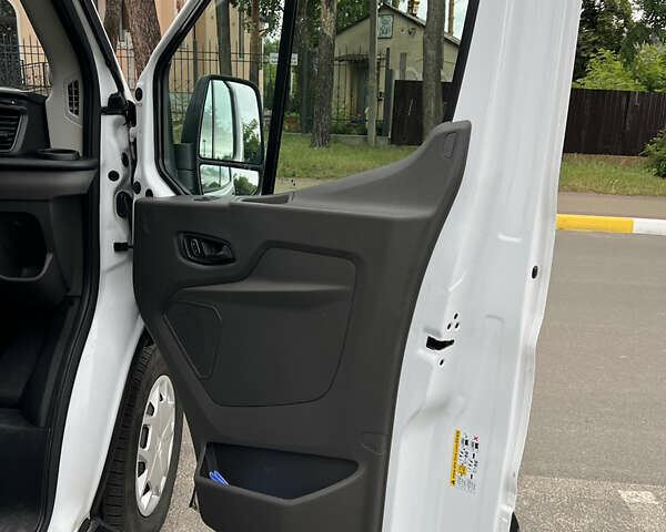 Белый Форд Транзит, объемом двигателя 2 л и пробегом 176 тыс. км за 17900 $, фото 35 на Automoto.ua