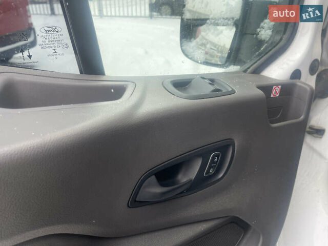 Белый Форд Транзит, объемом двигателя 2 л и пробегом 220 тыс. км за 21000 $, фото 34 на Automoto.ua