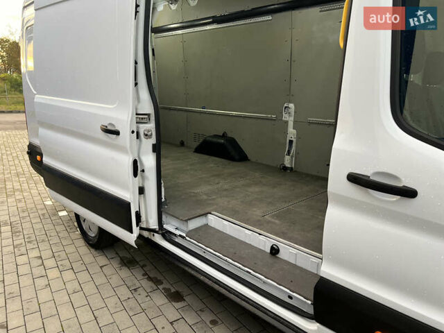 Белый Форд Транзит, объемом двигателя 2 л и пробегом 206 тыс. км за 18800 $, фото 42 на Automoto.ua