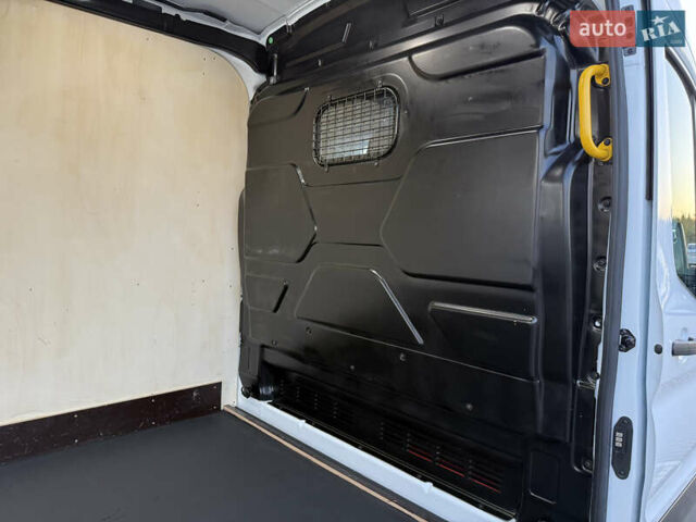 Белый Форд Транзит, объемом двигателя 0 л и пробегом 253 тыс. км за 17500 $, фото 41 на Automoto.ua