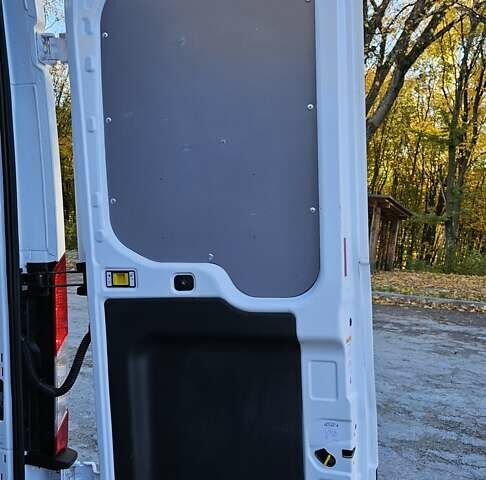 Белый Форд Транзит, объемом двигателя 2 л и пробегом 175 тыс. км за 18450 $, фото 17 на Automoto.ua