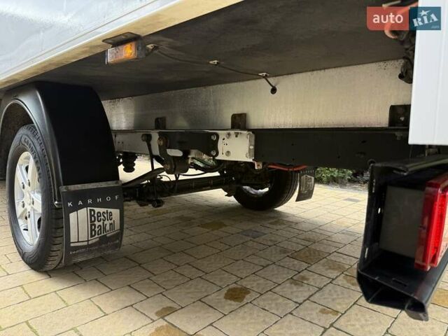 Белый Форд Транзит, объемом двигателя 2 л и пробегом 200 тыс. км за 20450 $, фото 33 на Automoto.ua