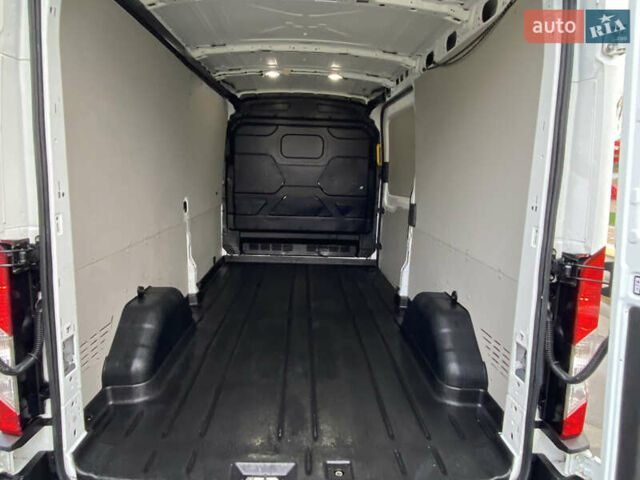 Белый Форд Транзит, объемом двигателя 2 л и пробегом 203 тыс. км за 18550 $, фото 34 на Automoto.ua