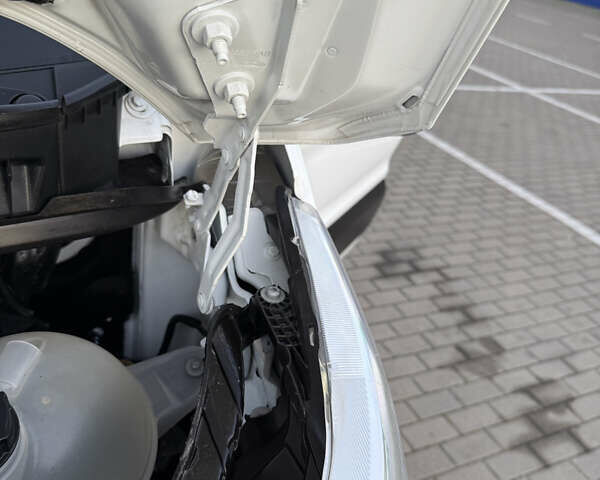 Белый Форд Транзит, объемом двигателя 0 л и пробегом 253 тыс. км за 17500 $, фото 78 на Automoto.ua