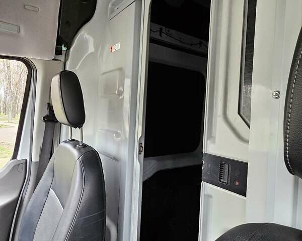 Білий Форд Транзит, об'ємом двигуна 0 л та пробігом 35 тис. км за 34900 $, фото 28 на Automoto.ua