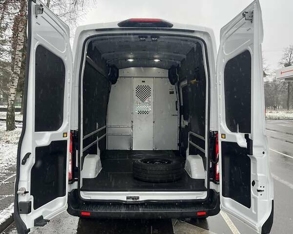 Білий Форд Транзит, об'ємом двигуна 0 л та пробігом 8 тис. км за 36000 $, фото 5 на Automoto.ua