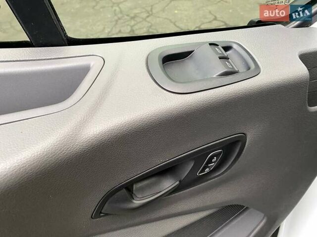 Білий Форд Транзит, об'ємом двигуна 2.2 л та пробігом 19 тис. км за 34500 $, фото 14 на Automoto.ua