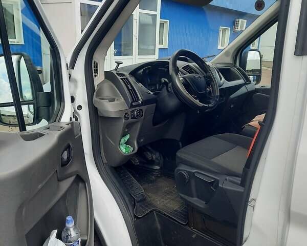 Білий Форд Транзит, об'ємом двигуна 2.2 л та пробігом 34 тис. км за 30000 $, фото 5 на Automoto.ua