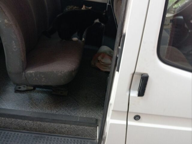 Белый Форд Транзит, объемом двигателя 2 л и пробегом 160 тыс. км за 3300 $, фото 2 на Automoto.ua