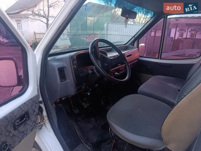 Белый Форд Транзит, объемом двигателя 1.6 л и пробегом 235 тыс. км за 1500 $, фото 4 на Automoto.ua