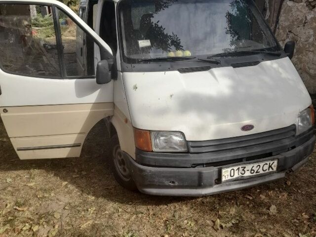 Білий Форд Транзит, об'ємом двигуна 2.5 л та пробігом 400 тис. км за 2000 $, фото 2 на Automoto.ua