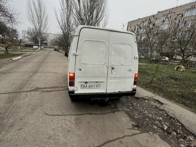 Белый Форд Транзит, объемом двигателя 2 л и пробегом 400 тыс. км за 1100 $, фото 3 на Automoto.ua