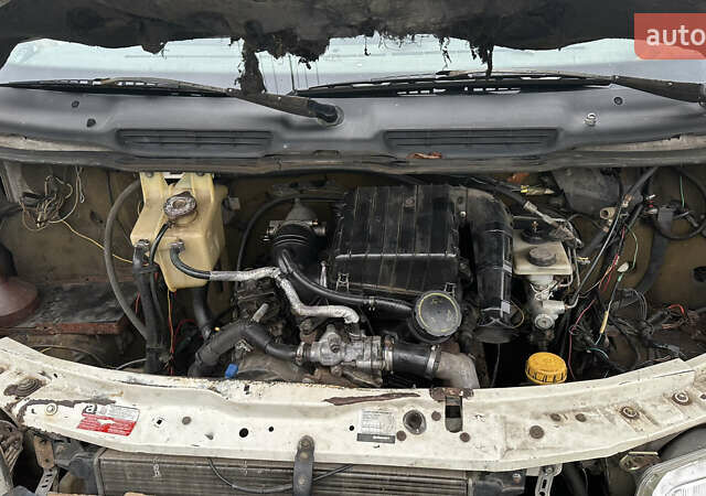 Белый Форд Транзит, объемом двигателя 2.5 л и пробегом 500 тыс. км за 2000 $, фото 11 на Automoto.ua