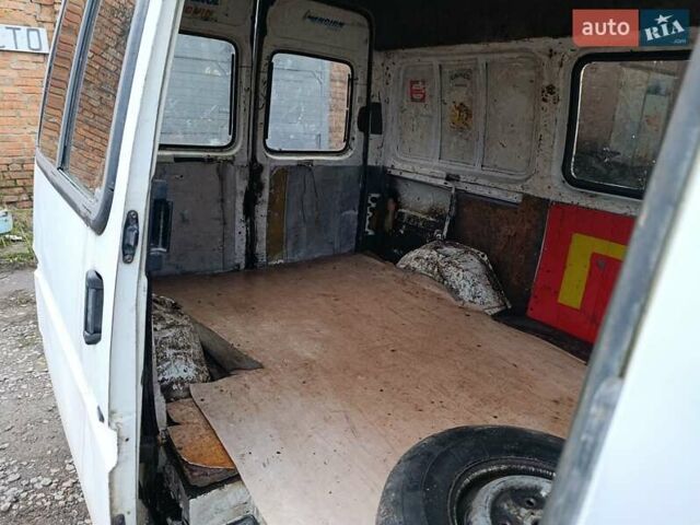 Білий Форд Транзит, об'ємом двигуна 2.5 л та пробігом 300 тис. км за 1350 $, фото 6 на Automoto.ua