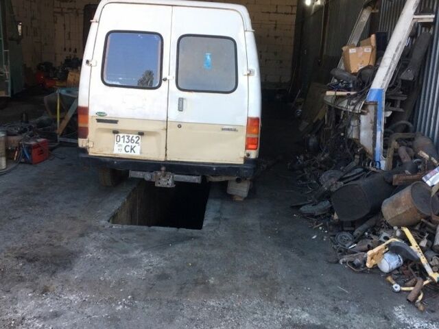 Білий Форд Транзит, об'ємом двигуна 2.5 л та пробігом 400 тис. км за 2000 $, фото 1 на Automoto.ua