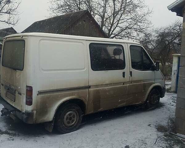 Білий Форд Транзит, об'ємом двигуна 2.5 л та пробігом 260 тис. км за 2099 $, фото 2 на Automoto.ua