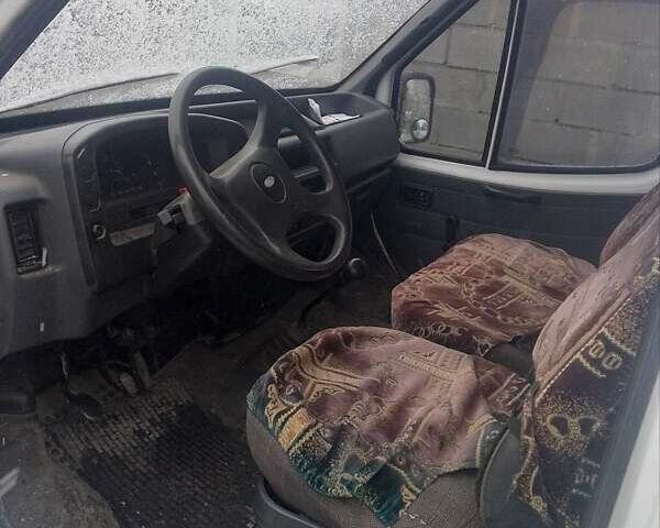 Білий Форд Транзит, об'ємом двигуна 2.5 л та пробігом 260 тис. км за 2099 $, фото 4 на Automoto.ua