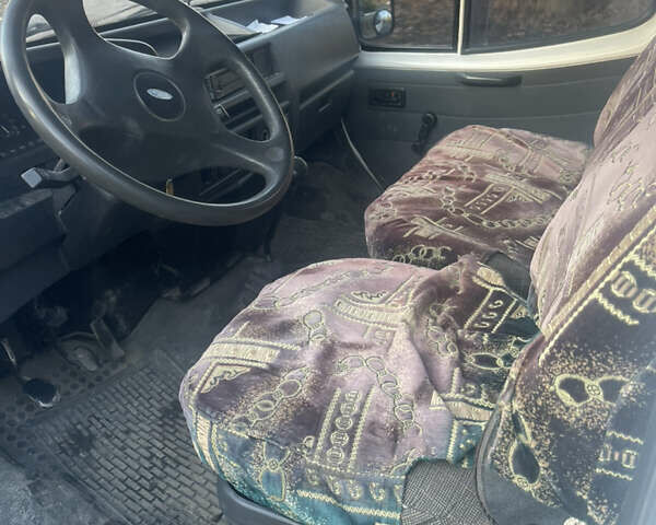 Білий Форд Транзит, об'ємом двигуна 2.5 л та пробігом 300 тис. км за 1350 $, фото 8 на Automoto.ua