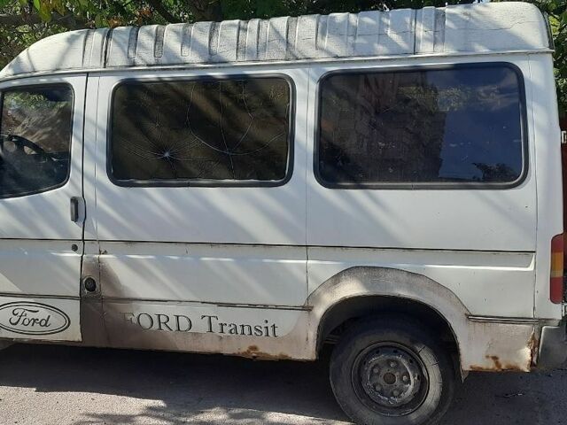 Білий Форд Транзит, об'ємом двигуна 2.5 л та пробігом 100 тис. км за 1555 $, фото 1 на Automoto.ua