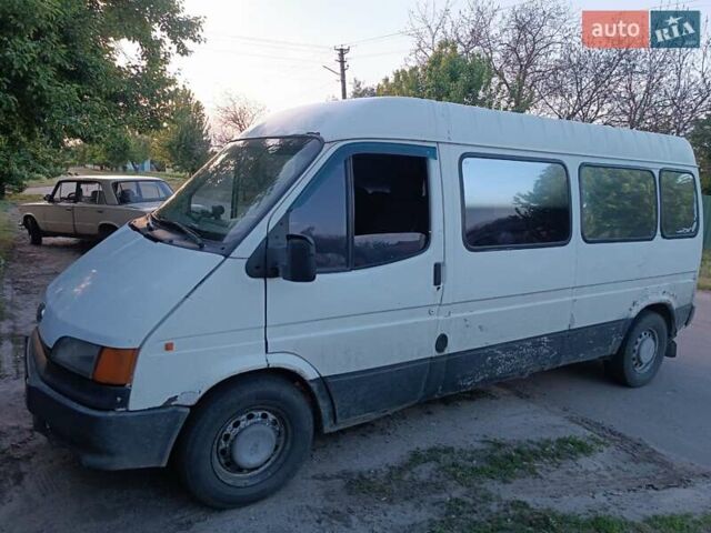 Белый Форд Транзит, объемом двигателя 2.5 л и пробегом 500 тыс. км за 3500 $, фото 1 на Automoto.ua