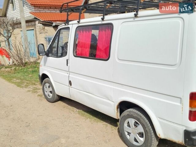 Белый Форд Транзит, объемом двигателя 2.5 л и пробегом 300 тыс. км за 1700 $, фото 3 на Automoto.ua