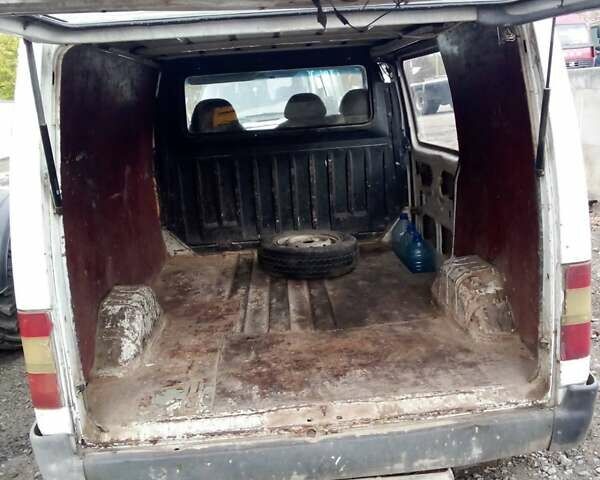 Форд Транзит 1994 у Богуславе на Automoto.ua Білий Форд Транзит, об'ємом двигуна 2.5 л та пробігом 490 тис. км за 1000 $, фото 3 на Automoto.ua